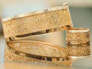 دستبند و انگشتر طلای زنانه آیه