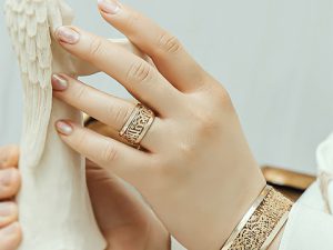 دستبند و انگشتر طلای زنانه آیه با مدل